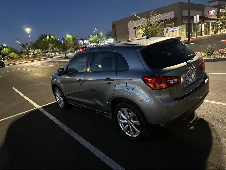 2015 Mitsubishi Outlander - Image 5 of 11