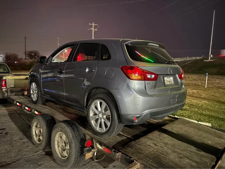 2015 Mitsubishi Outlander - Image 5 of 6