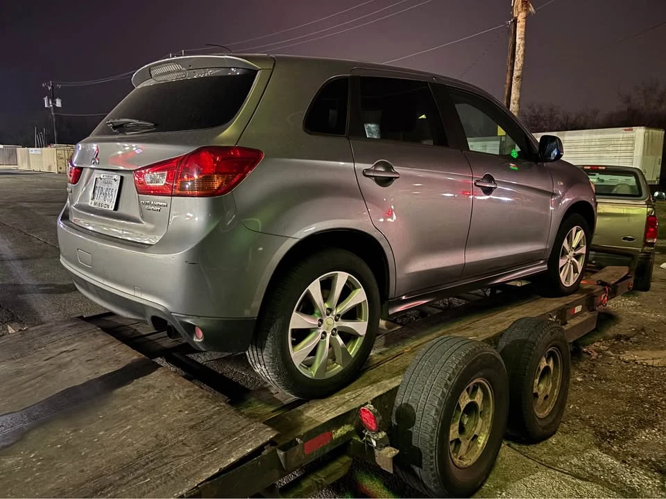 2015 Mitsubishi Outlander - Image 4 of 6