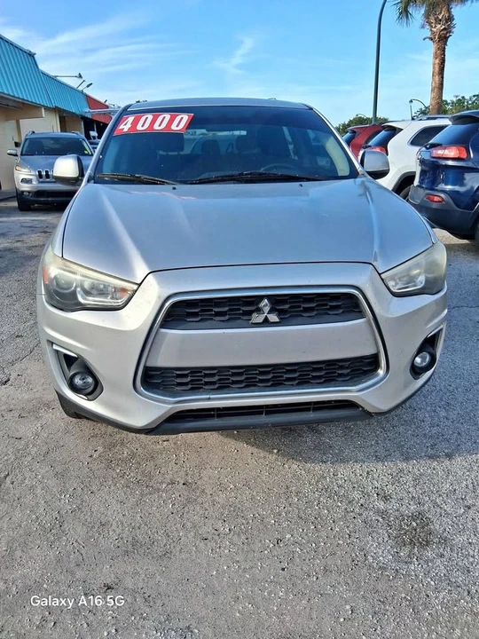 2015 Mitsubishi Outlander - Image 2 of 4