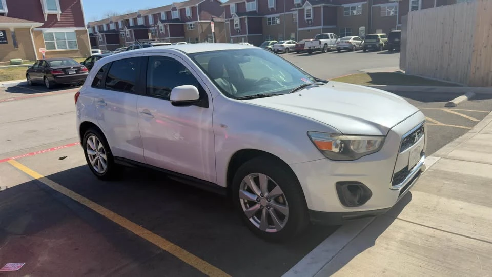 2015 Mitsubishi Outlander - Image 3 of 7