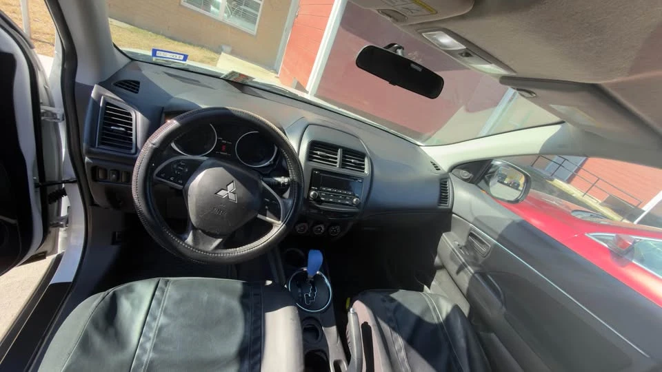 2015 Mitsubishi Outlander - Image 6 of 7