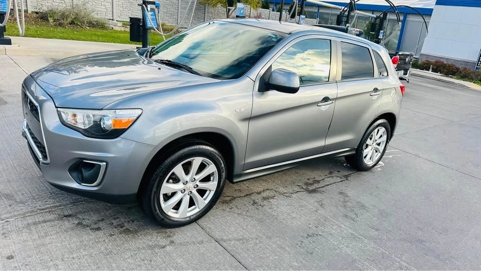 2015 Mitsubishi Outlander - Image 6 of 10