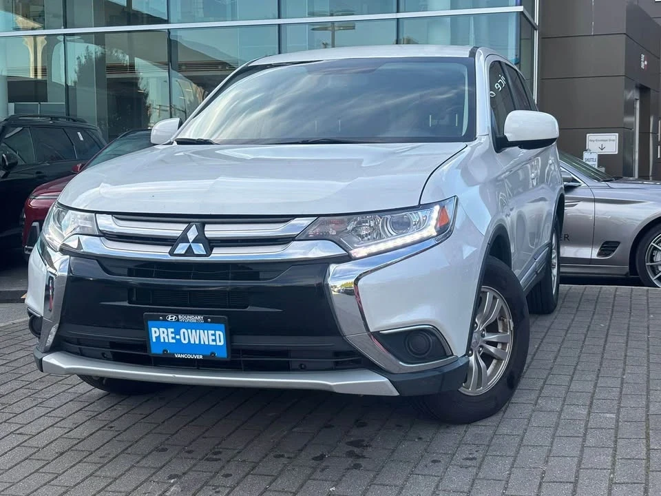 2015 Mitsubishi Outlander - Image 9 of 9