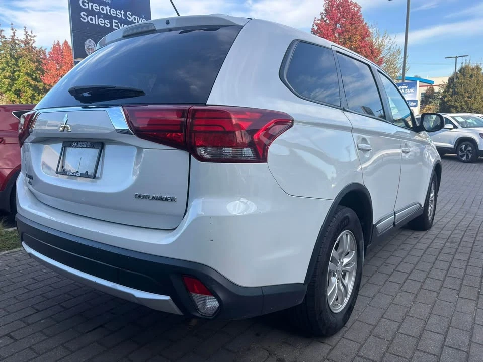 2015 Mitsubishi Outlander - Image 8 of 9