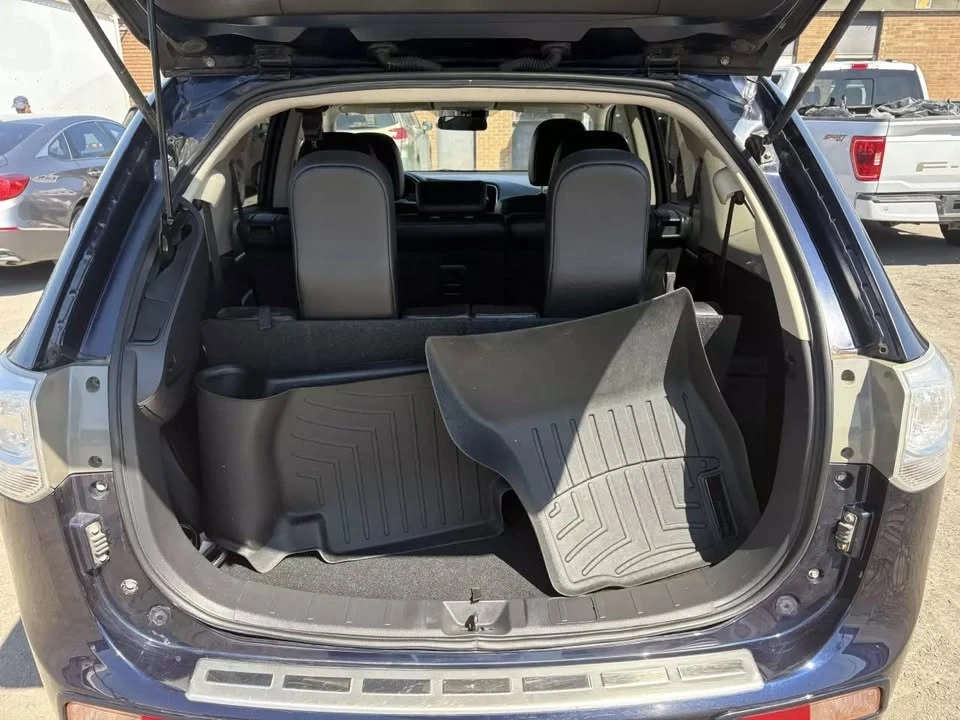2015 Mitsubishi Outlander - Image 8 of 20