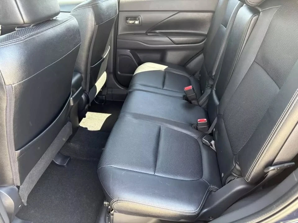 2015 Mitsubishi Outlander - Image 17 of 20