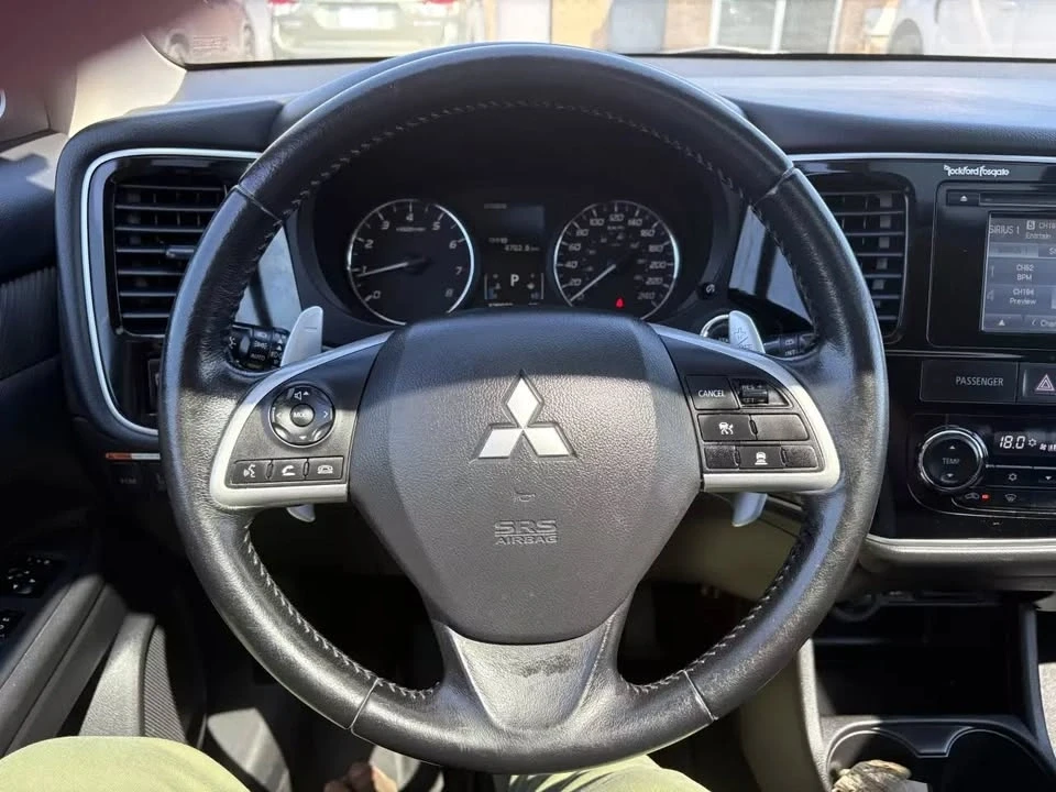 2015 Mitsubishi Outlander - Image 12 of 20