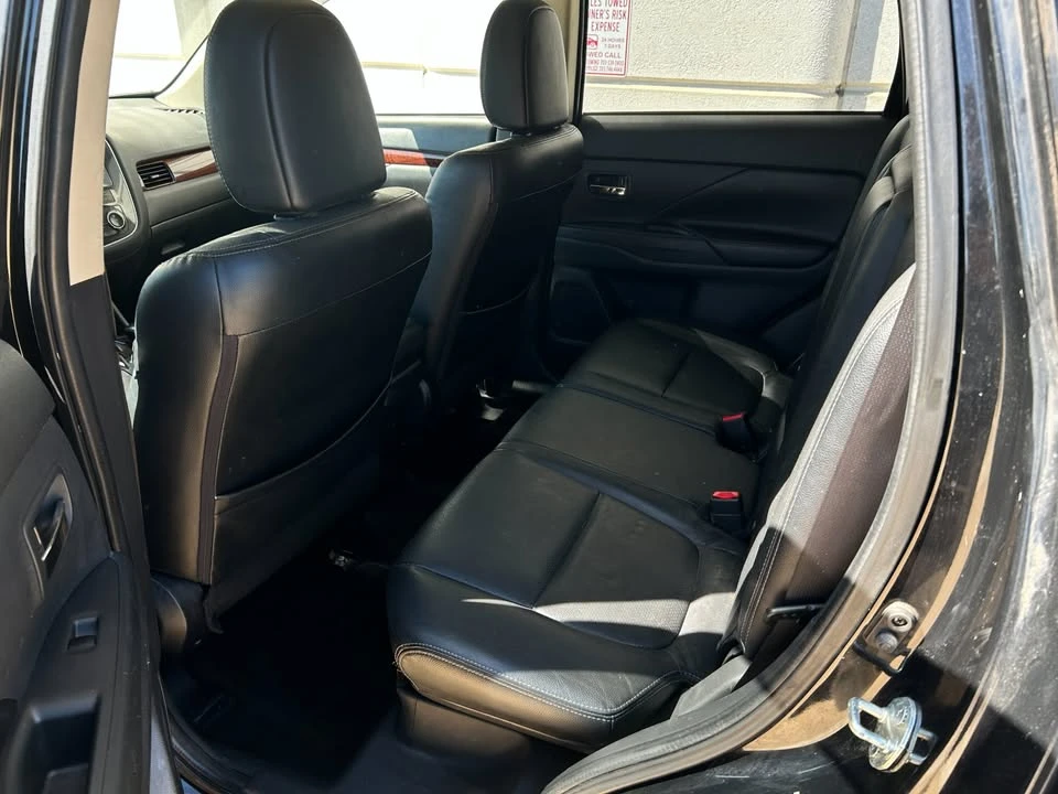 2015 Mitsubishi Outlander - Image 12 of 14