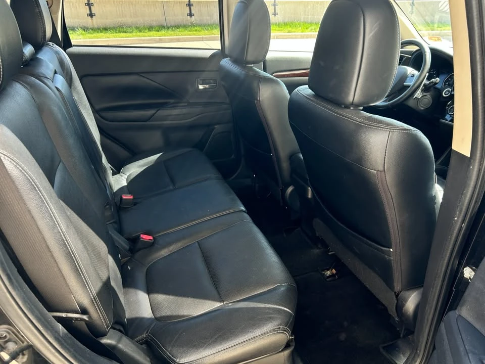 2015 Mitsubishi Outlander - Image 9 of 14
