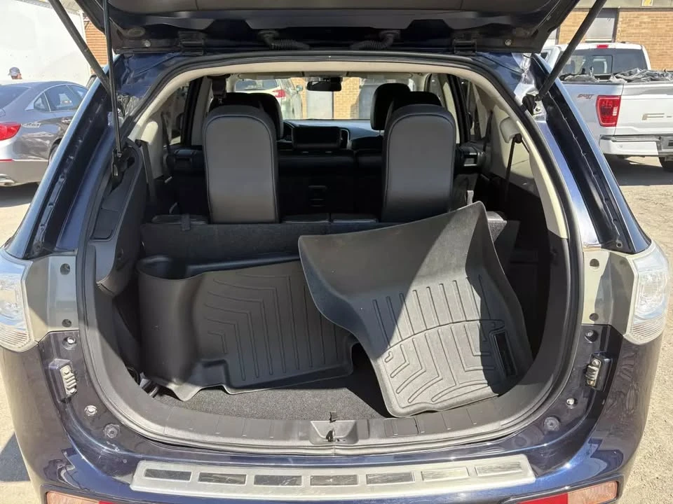 2015 Mitsubishi Outlander - Image 8 of 20