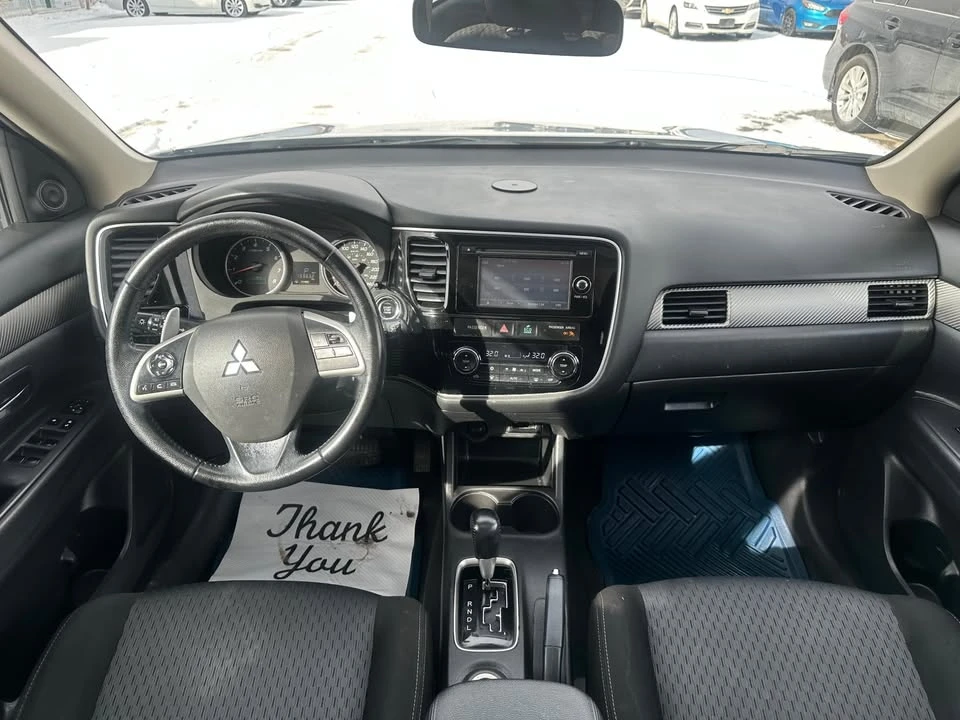 2015 Mitsubishi Outlander - Image 11 of 15