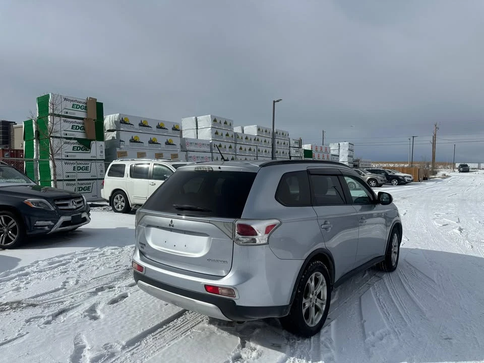 2015 Mitsubishi Outlander - Image 5 of 15