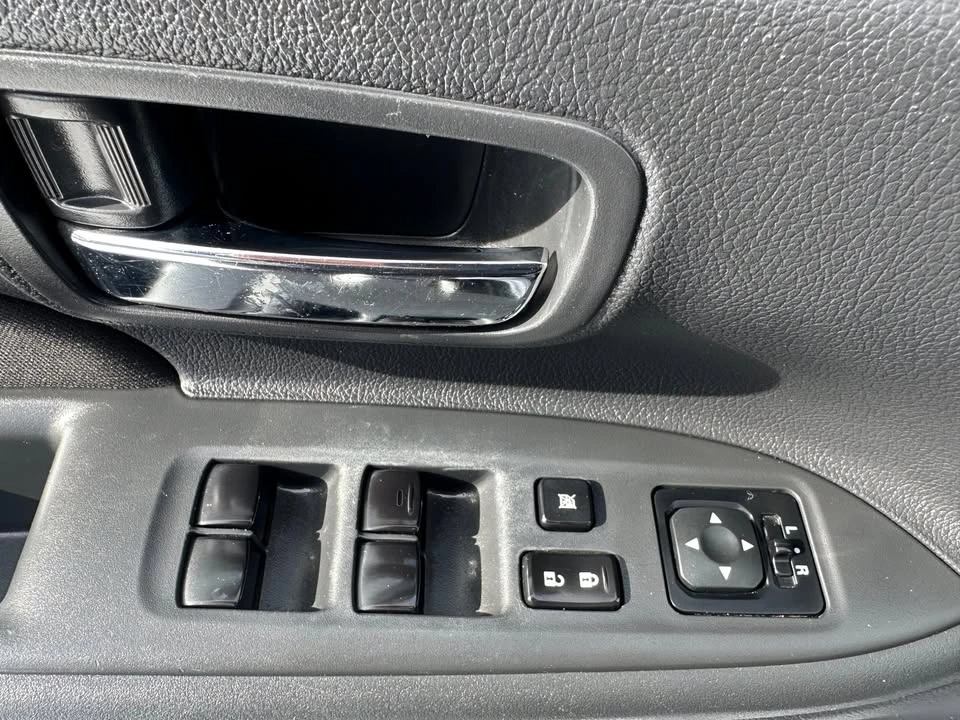 2015 Mitsubishi Outlander - Image 15 of 15
