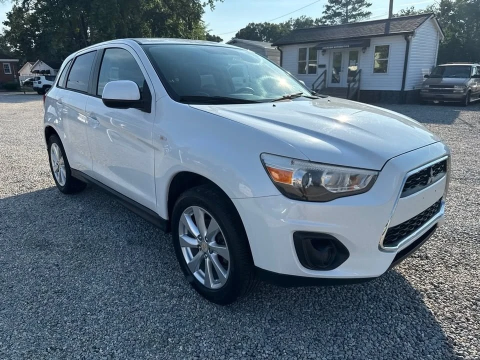 2015 Mitsubishi Outlander - Image 3 of 13