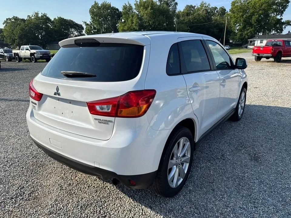 2015 Mitsubishi Outlander - Image 5 of 13