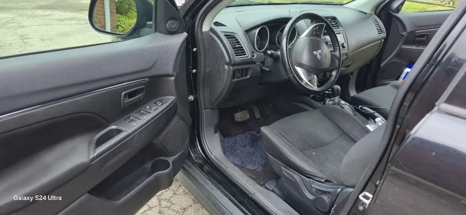 2015 Mitsubishi Outlander - Image 11 of 15