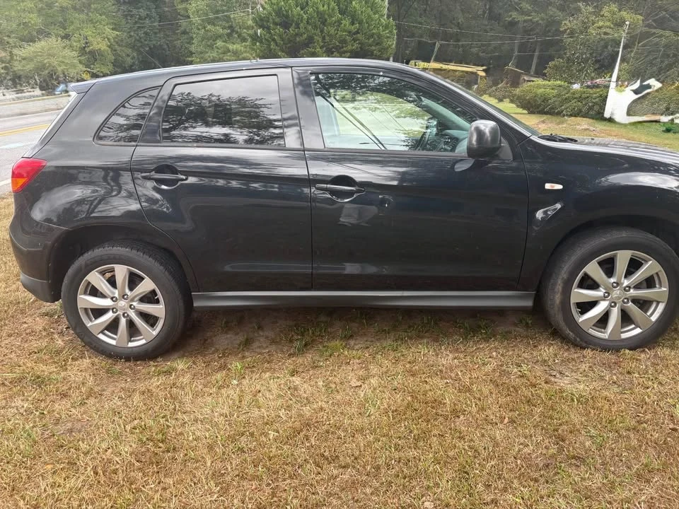 2015 Mitsubishi Outlander - Image 2 of 14