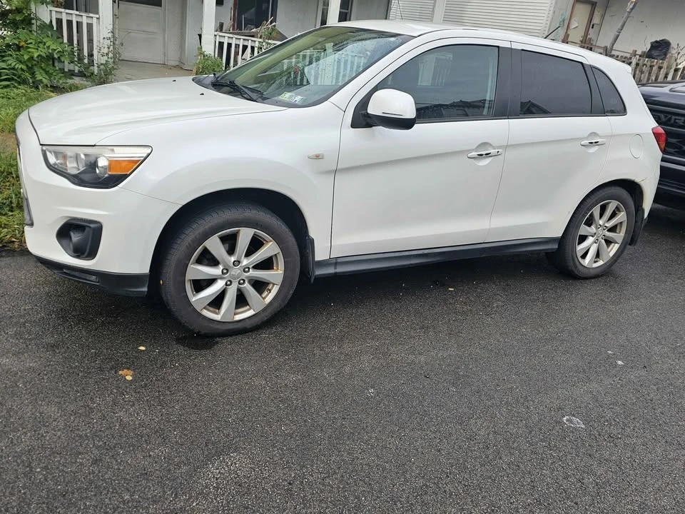 2015 Mitsubishi Outlander - Image 3 of 5