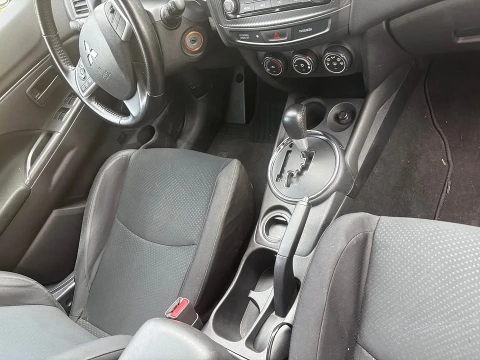 2015 Mitsubishi Outlander - Image 10 of 14