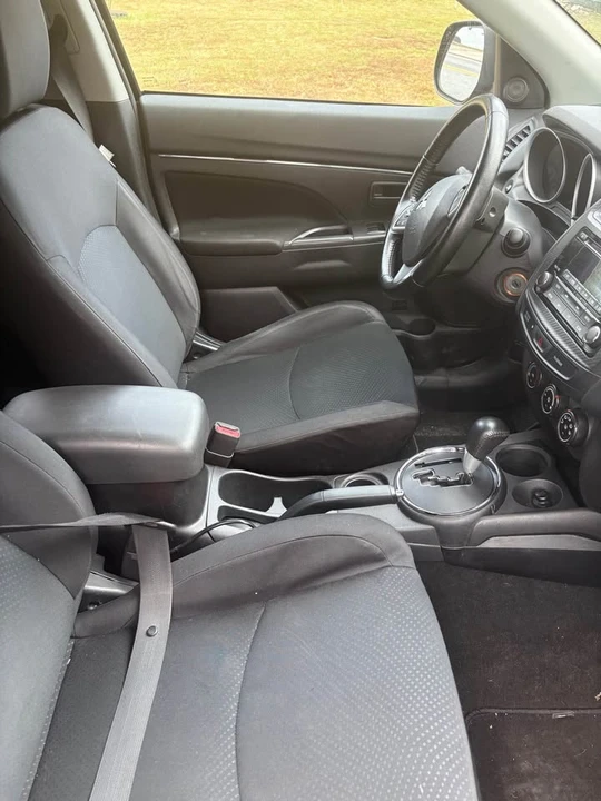 2015 Mitsubishi Outlander - Image 8 of 14