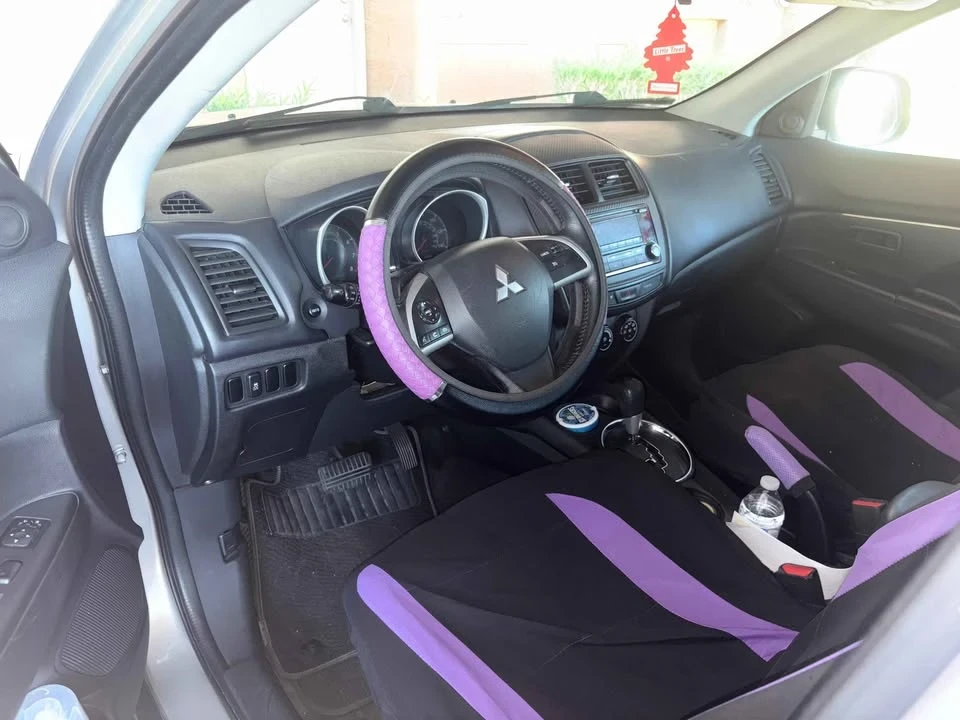 2015 Mitsubishi Outlander - Image 6 of 8