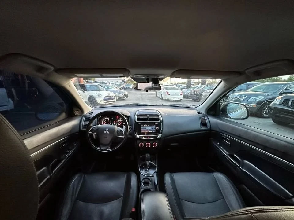 2015 Mitsubishi Outlander - Image 6 of 8