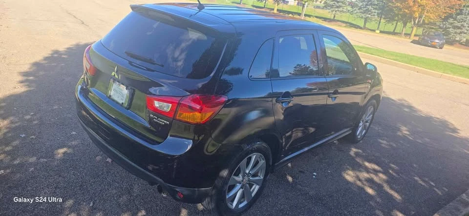 2015 Mitsubishi Outlander - Image 5 of 15