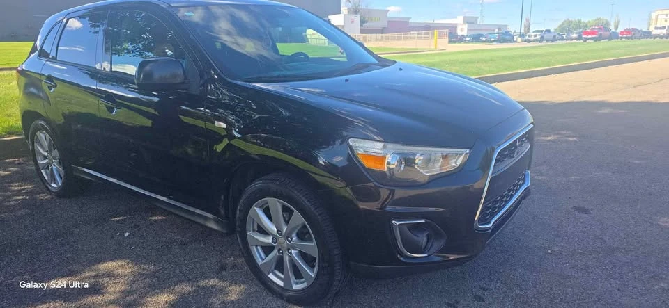 2015 Mitsubishi Outlander - Image 3 of 15