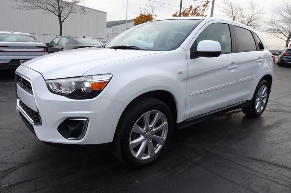 2015 Mitsubishi Outlander - Image 4 of 19