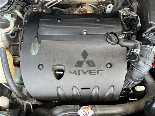 2015 Mitsubishi Outlander - Image 15 of 16