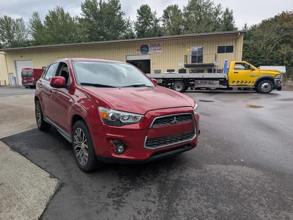 2015 Mitsubishi Outlander - Image 3 of 7