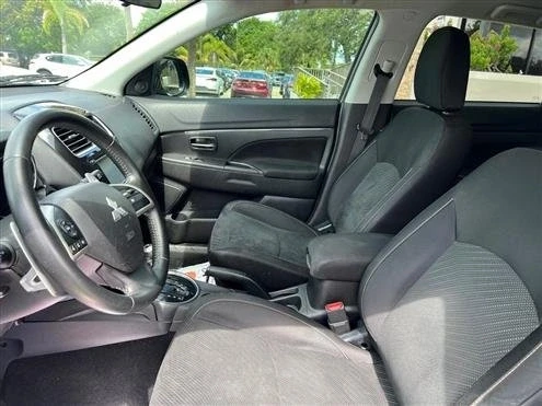 2015 Mitsubishi Outlander - Image 8 of 16