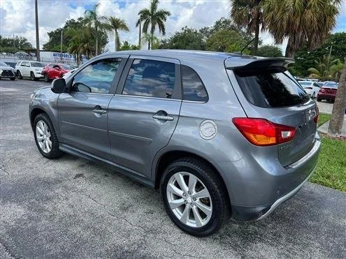 2015 Mitsubishi Outlander - Image 6 of 16