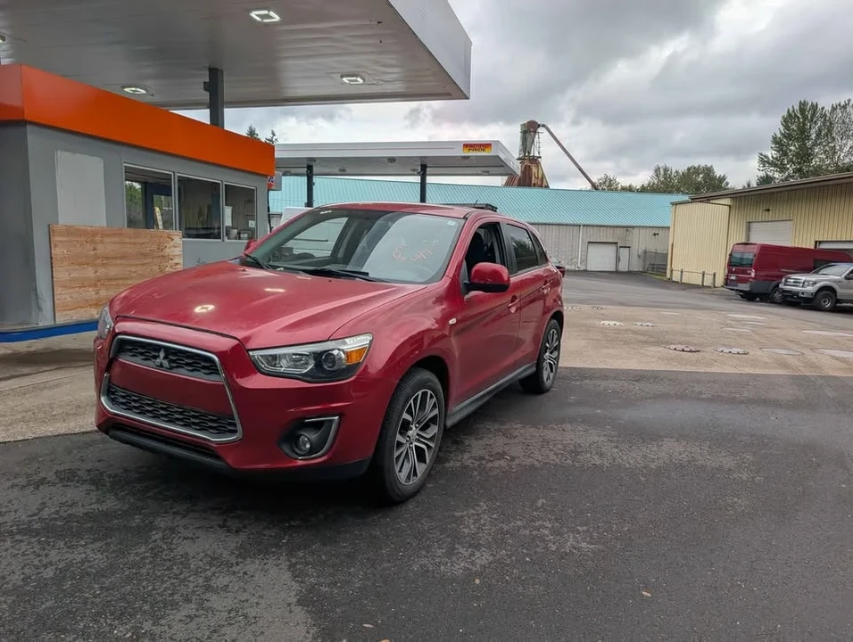 2015 Mitsubishi Outlander - Image 4 of 7