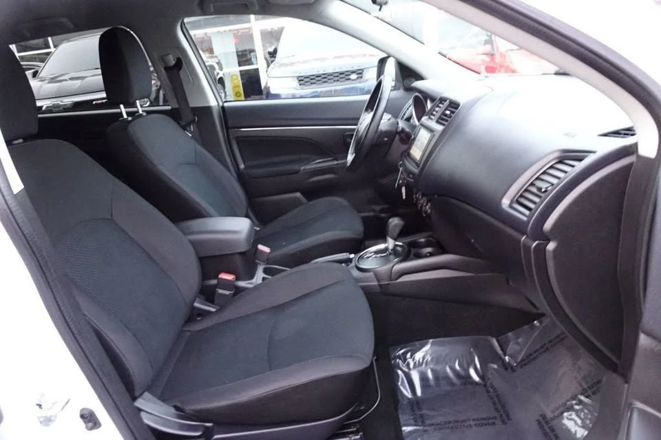 2015 Mitsubishi Outlander - Image 11 of 19