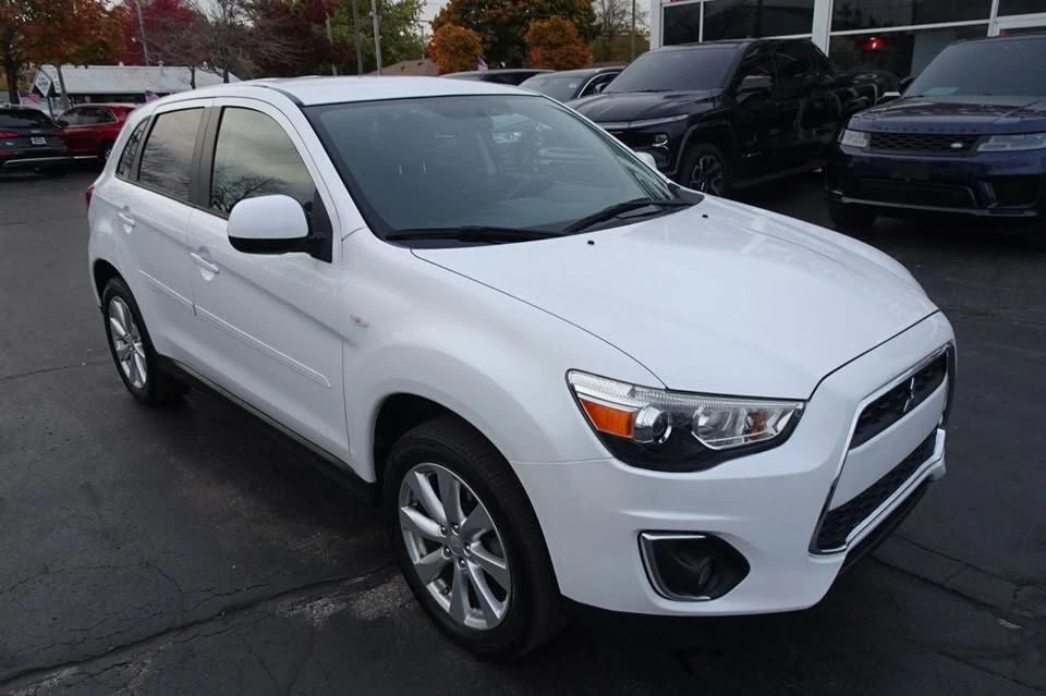 2015 Mitsubishi Outlander - Image 9 of 19