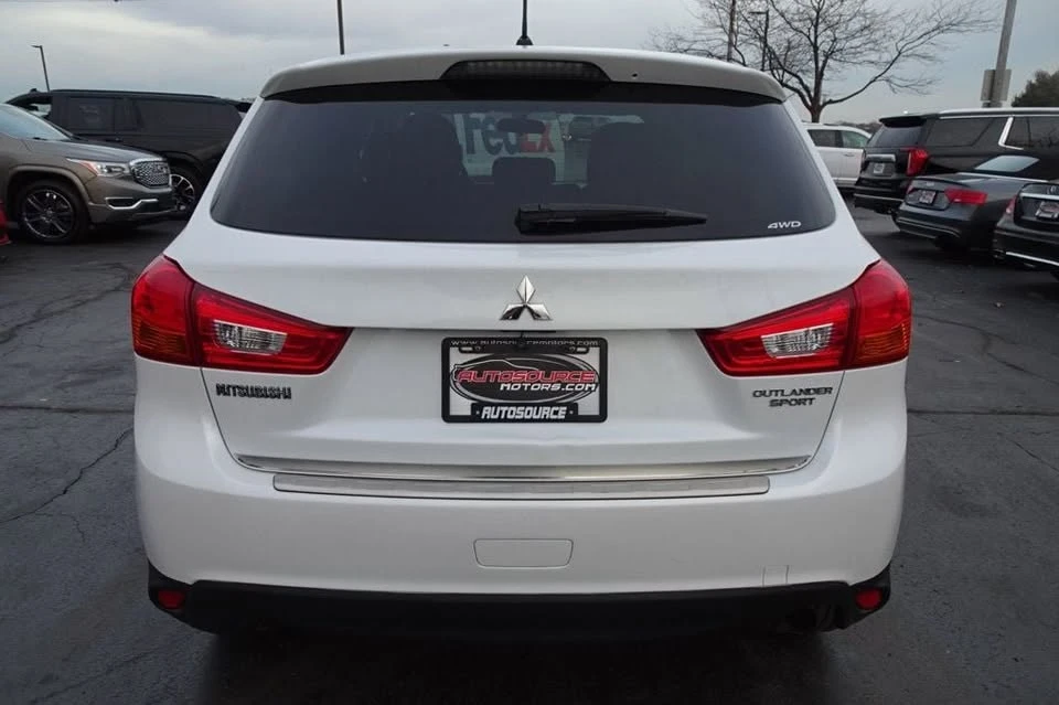 2015 Mitsubishi Outlander - Image 7 of 19