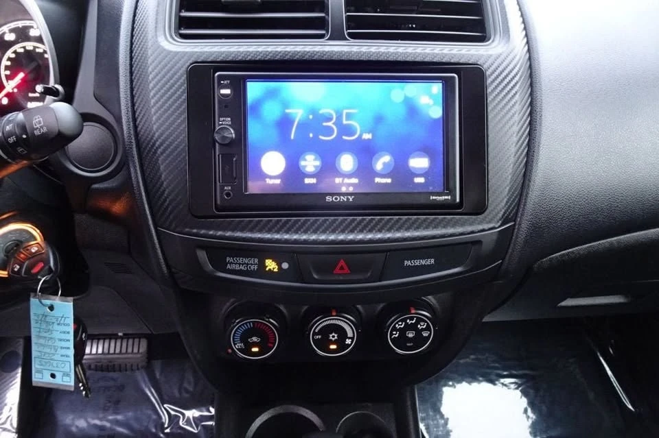 2015 Mitsubishi Outlander - Image 16 of 19