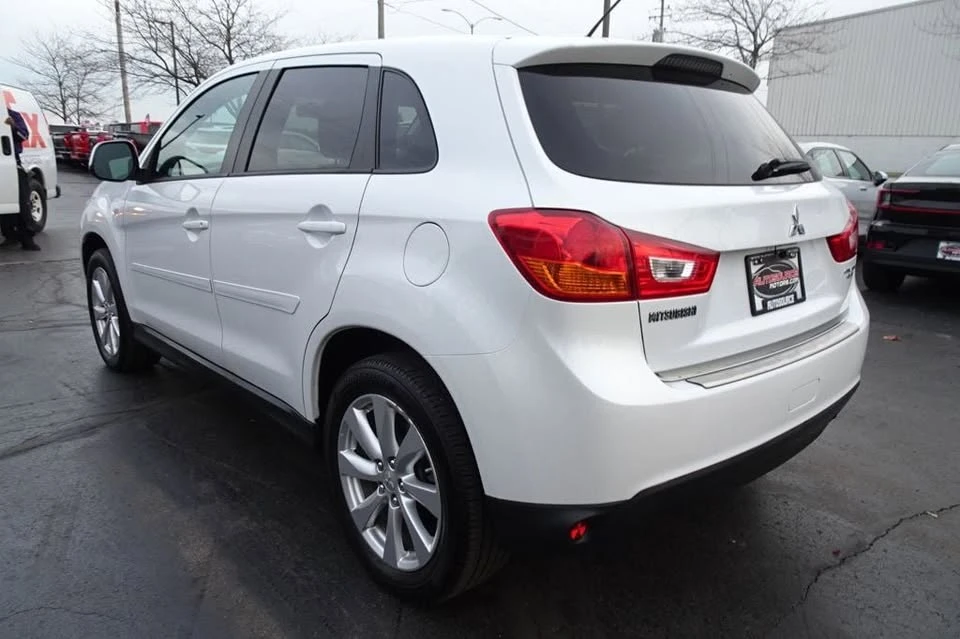 2015 Mitsubishi Outlander - Image 6 of 19
