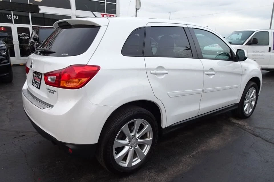 2015 Mitsubishi Outlander - Image 8 of 19