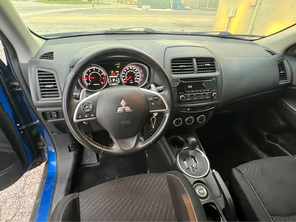 2015 Mitsubishi Outlander - Image 11 of 16