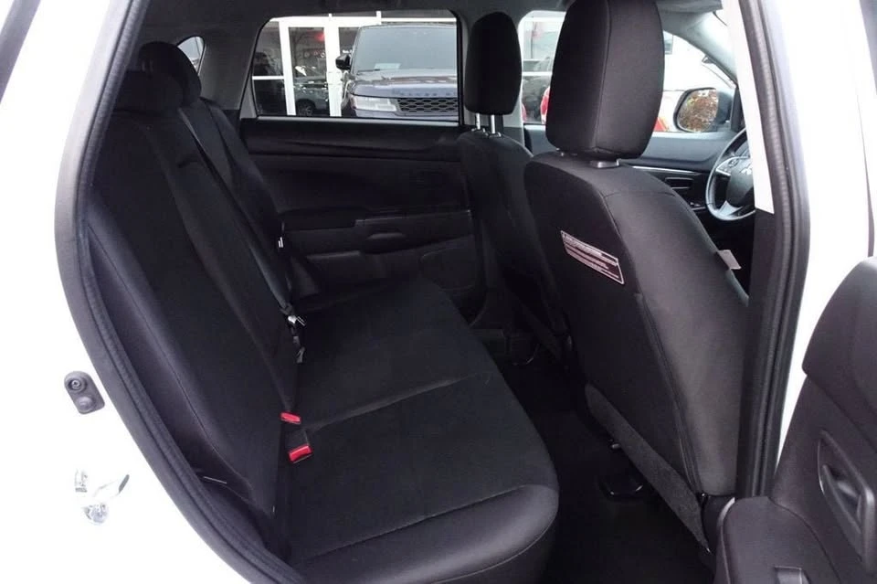 2015 Mitsubishi Outlander - Image 12 of 19