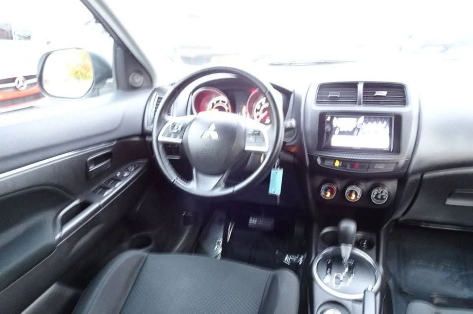 2015 Mitsubishi Outlander - Image 13 of 19