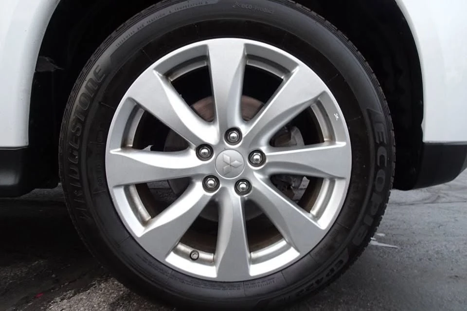 2015 Mitsubishi Outlander - Image 10 of 19
