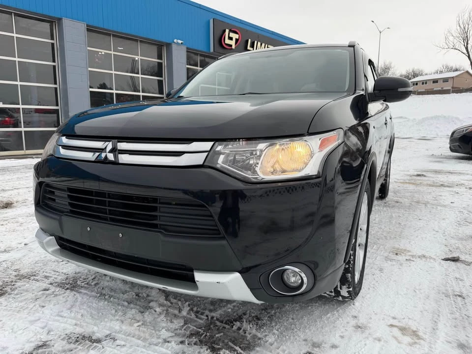 2015 Mitsubishi Outlander - Image 15 of 17