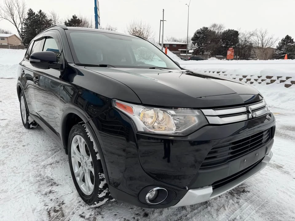 2015 Mitsubishi Outlander - Image 16 of 17