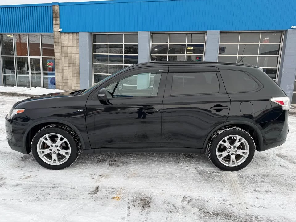 2015 Mitsubishi Outlander - Image 4 of 17
