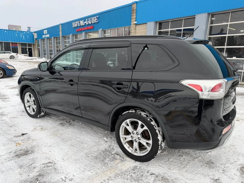 2015 Mitsubishi Outlander - Image 6 of 17