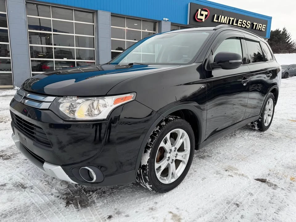 2015 Mitsubishi Outlander - Image 5 of 17